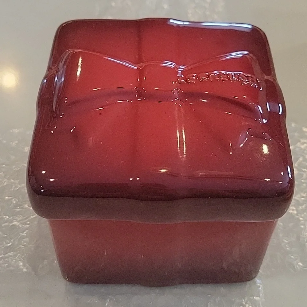 New Le Creuset Cerise Red Present Ramekin
